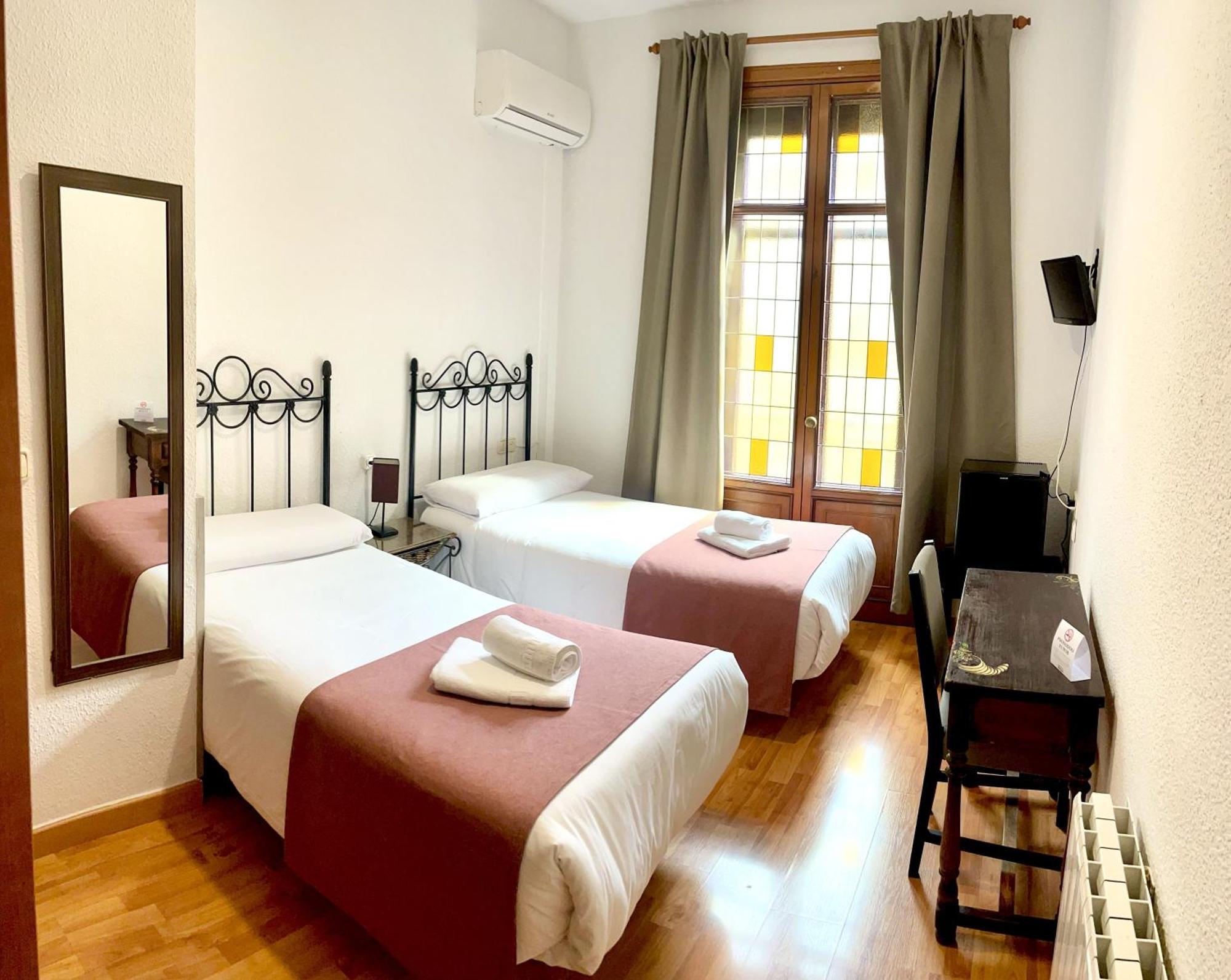 Arteaga Hostal & Banos Arabes Elvira Granada Buitenkant foto